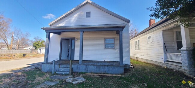 Building Photo - 1400 S Bedford Ave Rental