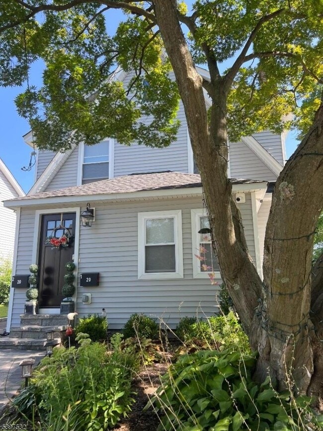 Photo - 20 Van Dyke Pl