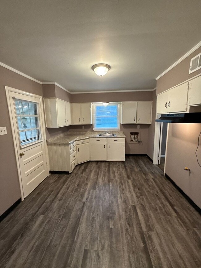 Photo - 4493 Westmont Rd