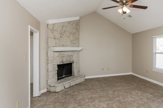 Photo - 5305 Oak Court Cove N