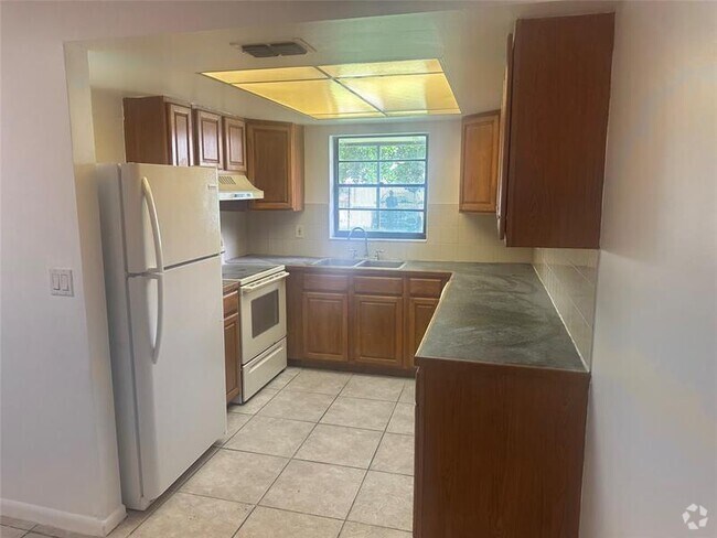 Building Photo - 8507 Sunset Dr Rental