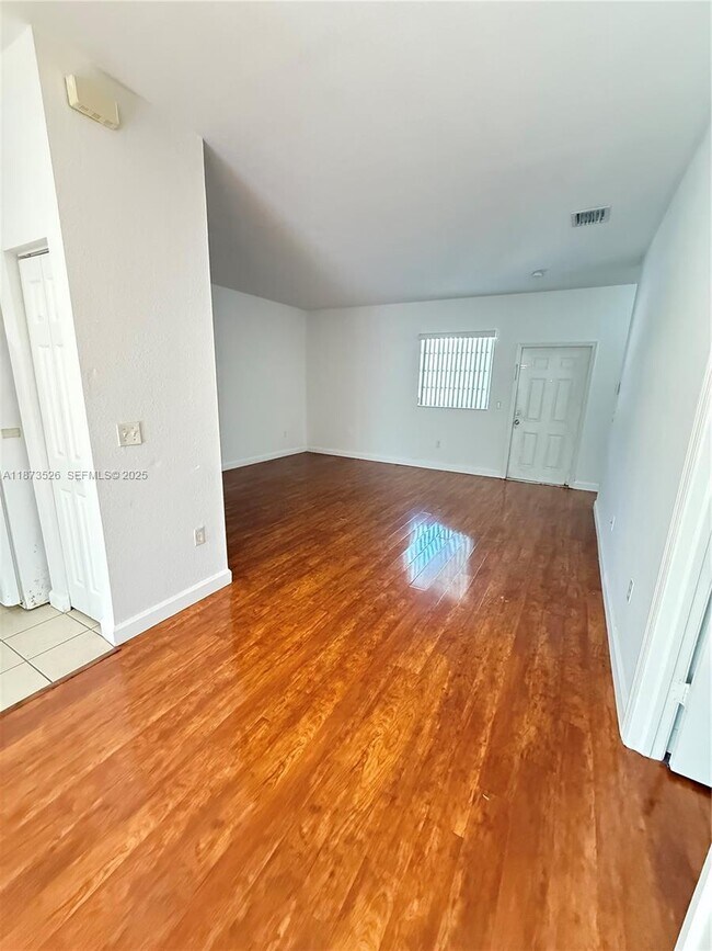 Photo - 373 NE 26th Pl Unit 202