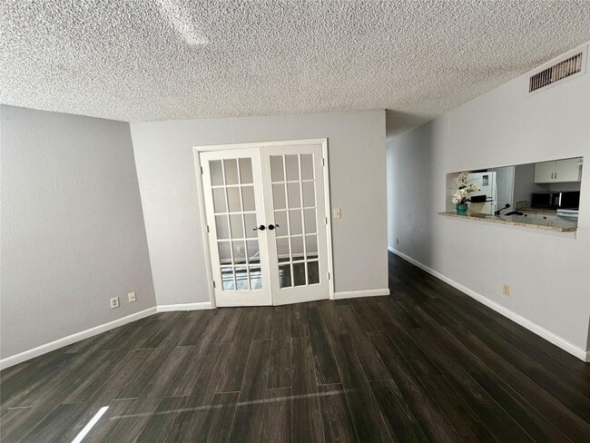 Photo - 9733 Westview Dr Unidad 1314