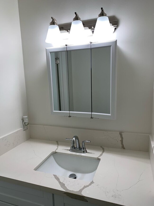 Photo - 4011 W 129th St