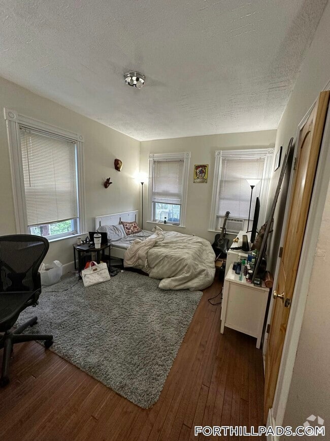 Building Photo - 190 Highland St Unit 2 Rental