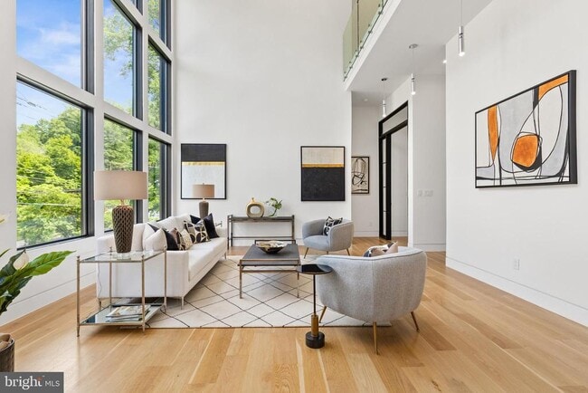 Photo - 3554 Military Rd