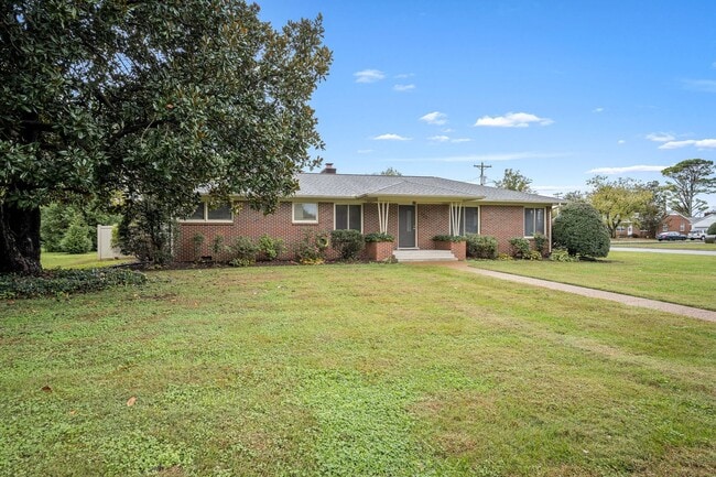 Photo - 902 Whitehall Rd