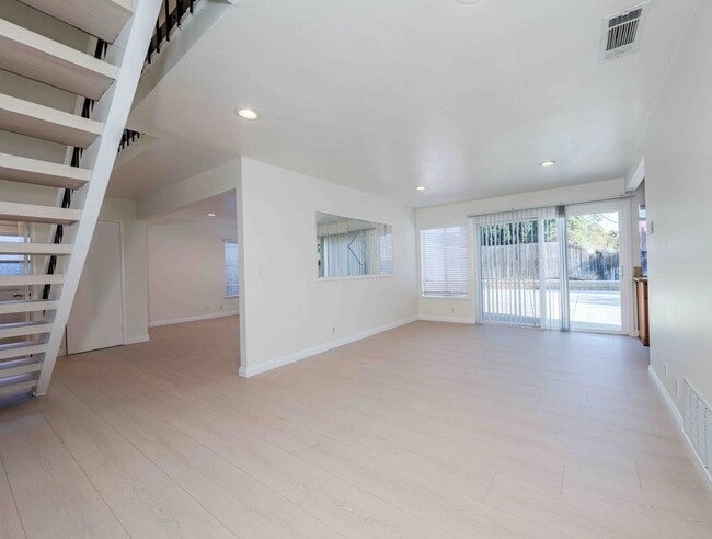 Photo - Beautiful Spacious Home in the Heart of Irvine