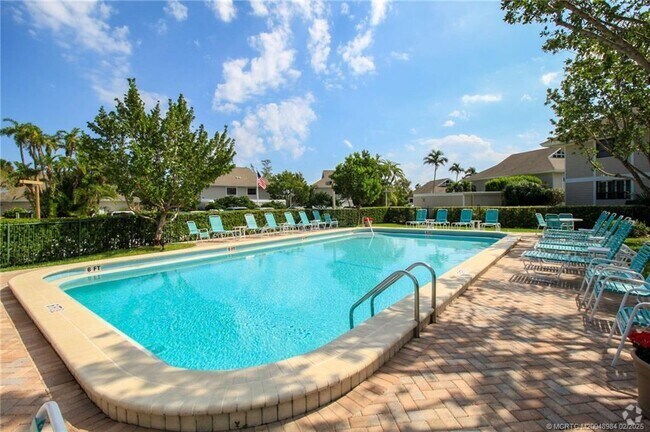 Building Photo - 310 Golfview Cir Unit 310 Rental