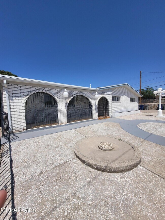 Photo - 5959 Cleveland Ave House