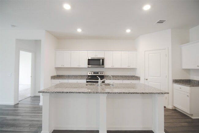 Photo - 1052 Water Oak Ln