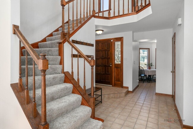 Photo - 107 E Winchester Rd