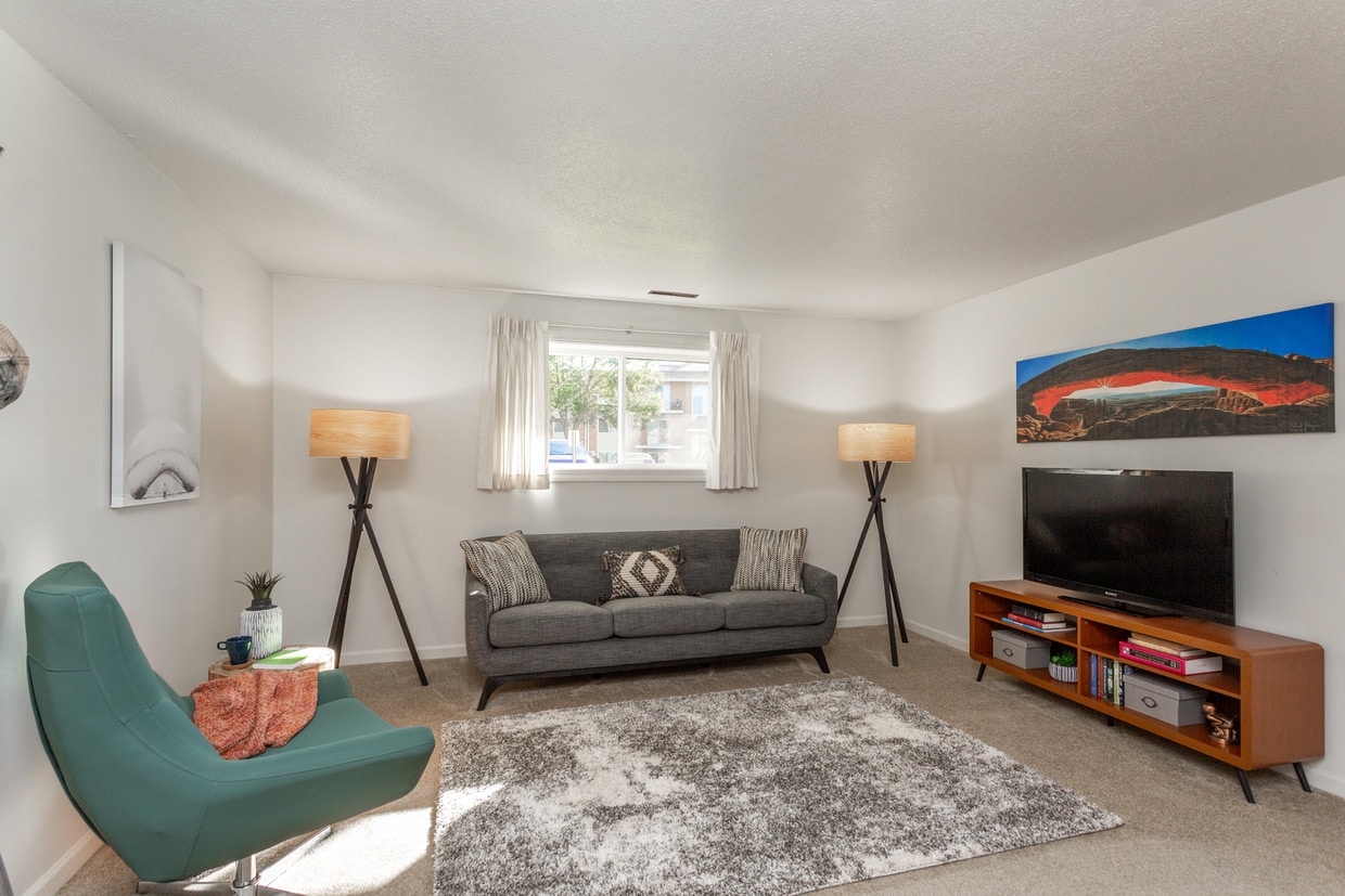 Photo - Scotsdale Apts