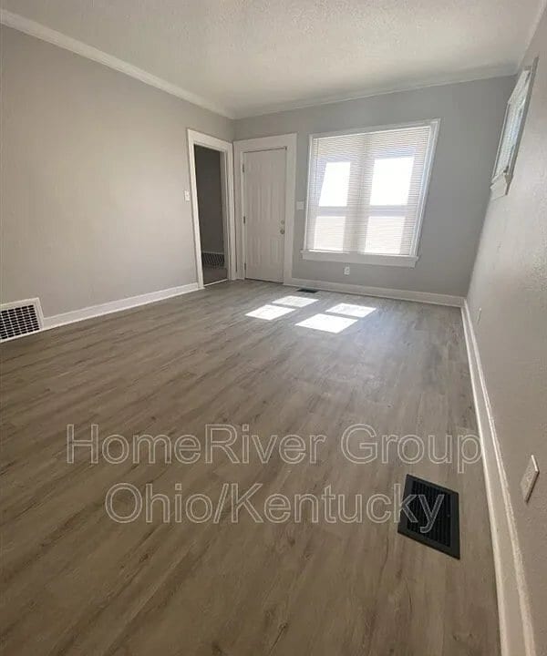 Photo - 109 Ernst Ave