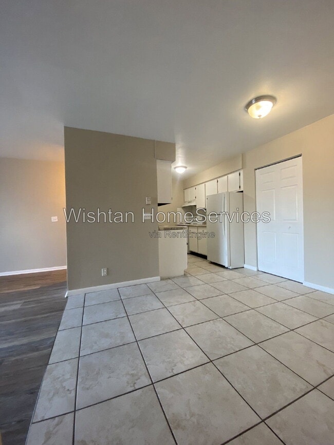 Photo - 201 Charleston Blvd Unit 2
