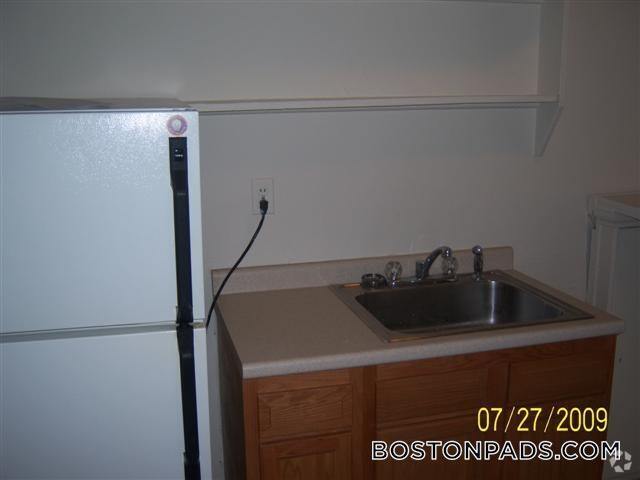 Building Photo - 231-235 Park Dr Rental