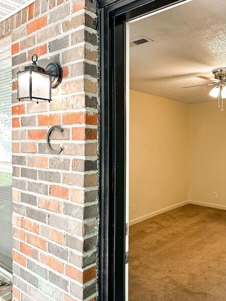 Photo - 470 Martha Ln