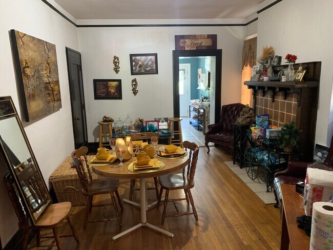 Photo - 418 Edgemont St