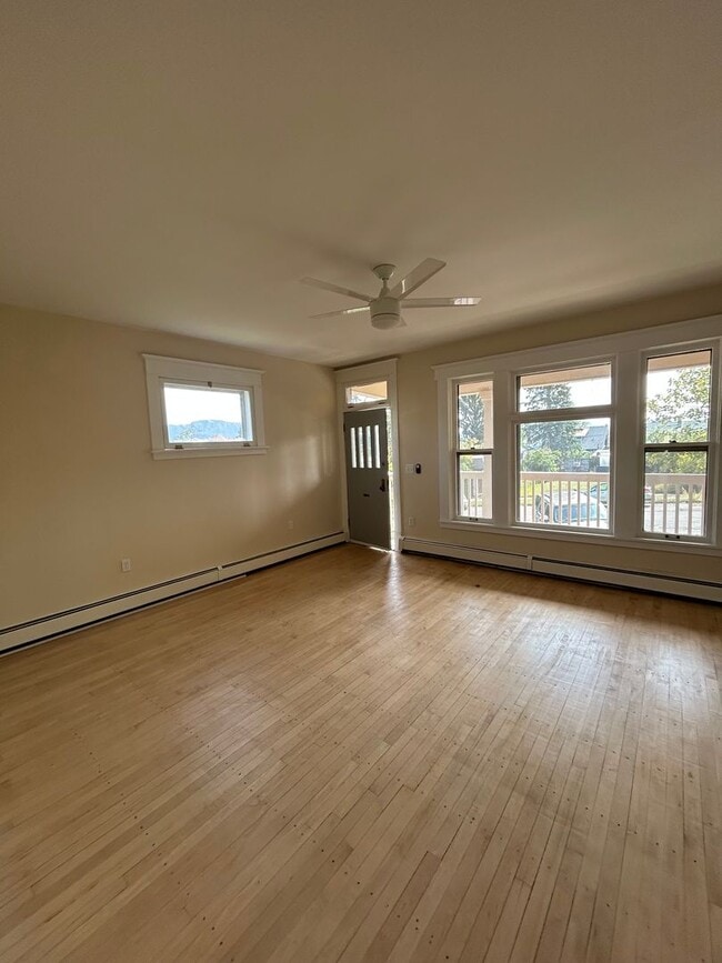 Building Photo - 1041-1045 W Galena Unit 1043 Rental