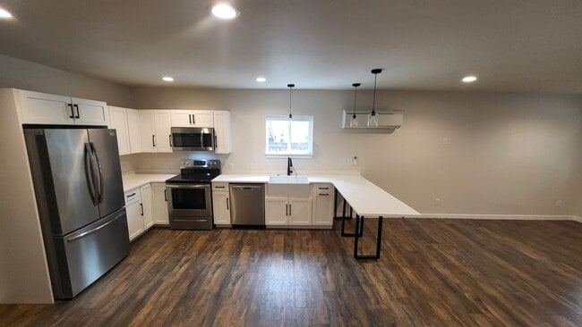 Photo - 1460 NW Newport Ave Unit 1