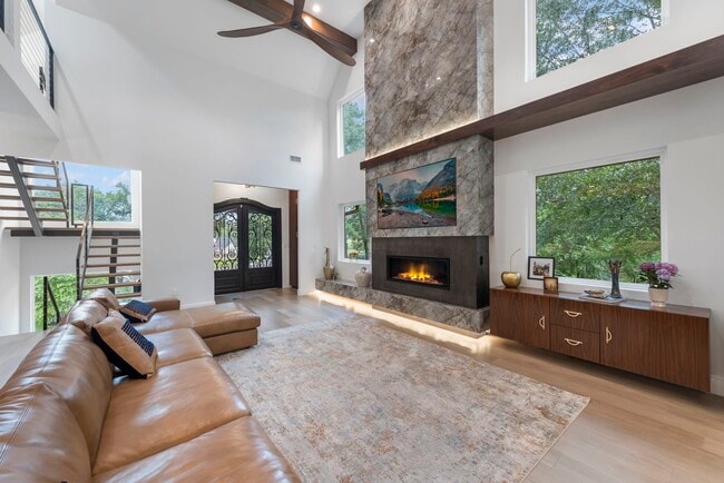 Photo - 14335 Hillshire Dr