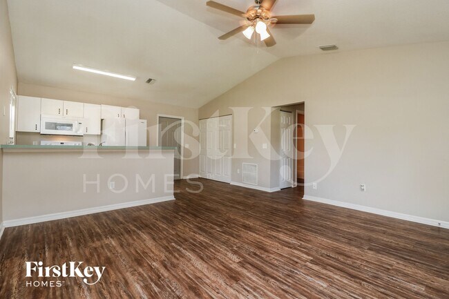 Photo - 2711 80th Ave E