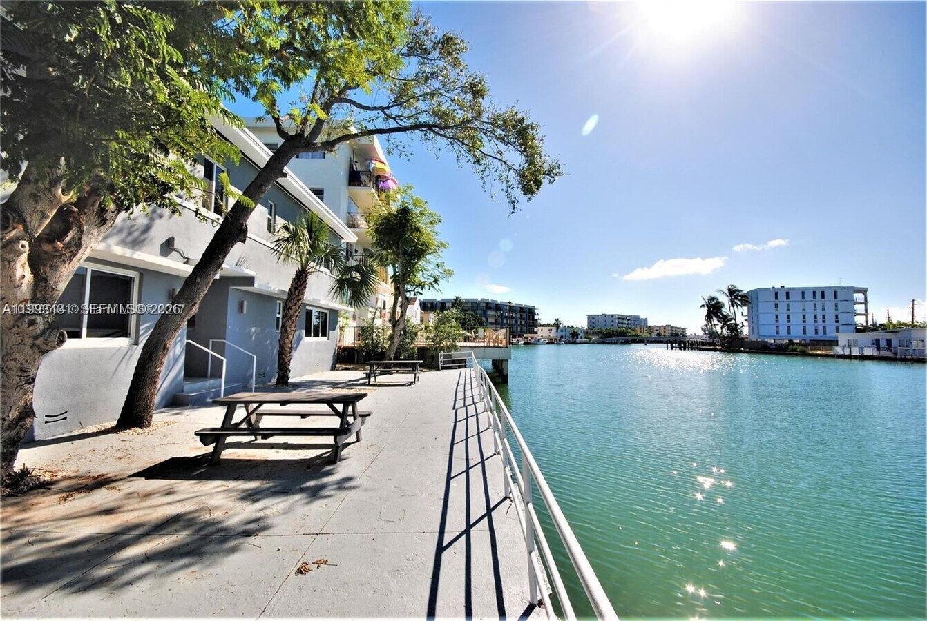 Photo - 8260 Byron Ave Unidad 13