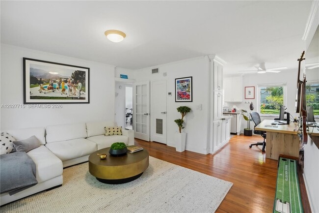 Building Photo - 5530 SW 76th St Unit A