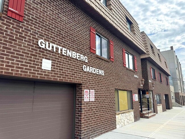 Building Photo - 78 69th St Unit 14A