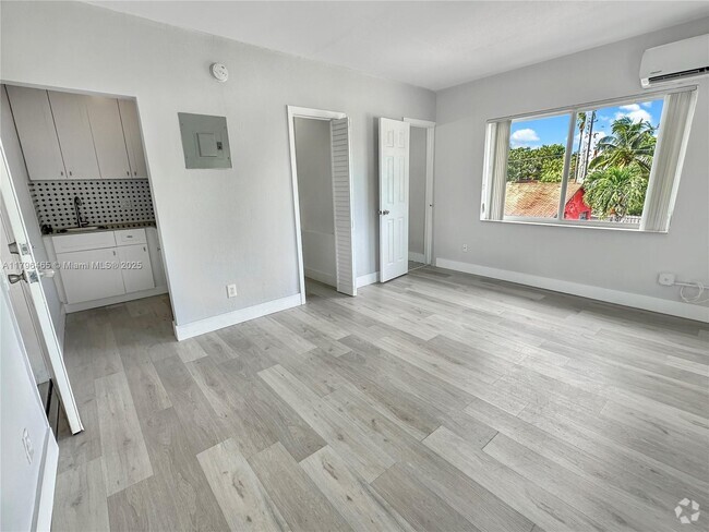 Building Photo - 6647 SW 59th Pl Unit 210 Rental