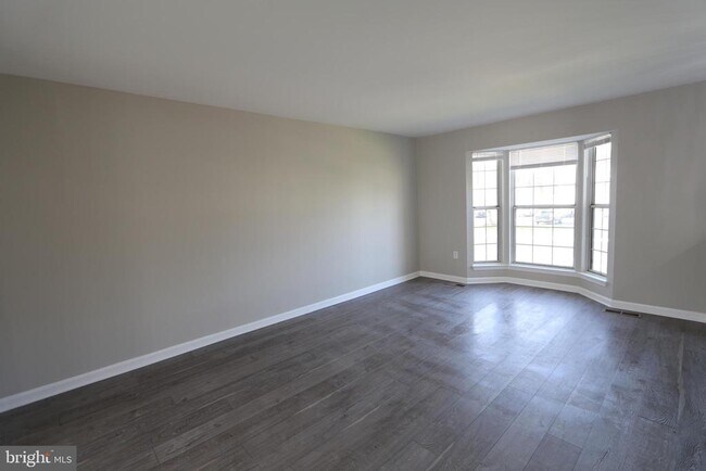 Photo - 11206 Barnswallow Pl