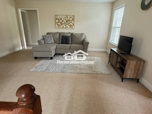 Building Photo - 1025 Applegate Dr