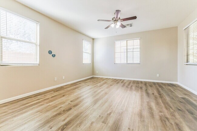 Photo - 3809 E Santa Fe Ln