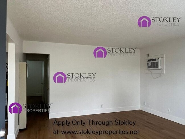 Photo - 2405 Applegarth Ln