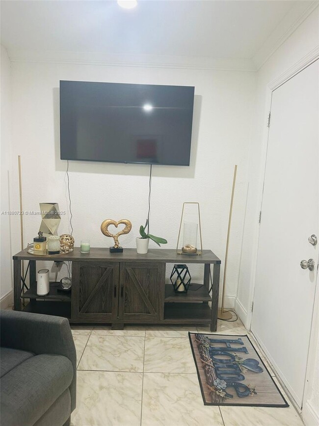 Building Photo - 3800 SW 102nd Ave Unit 206 Rental