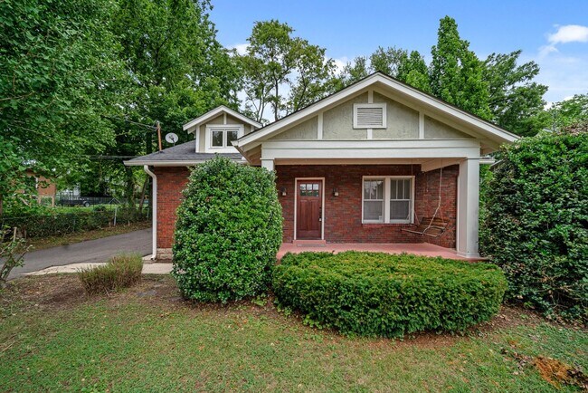 Charming 3BE/2BA cottage in a great locati... - Charming 3BE/2BA cottage in a great locati... House