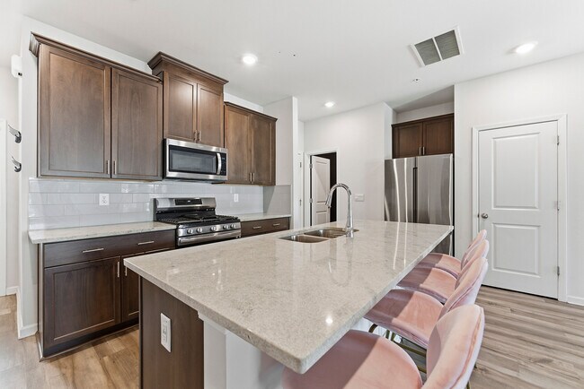 Photo - 1429 Vayda Ct