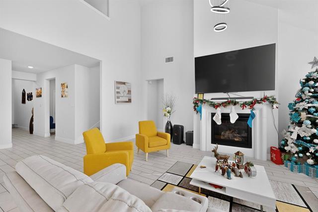 Photo - 504 Conestoga Pass