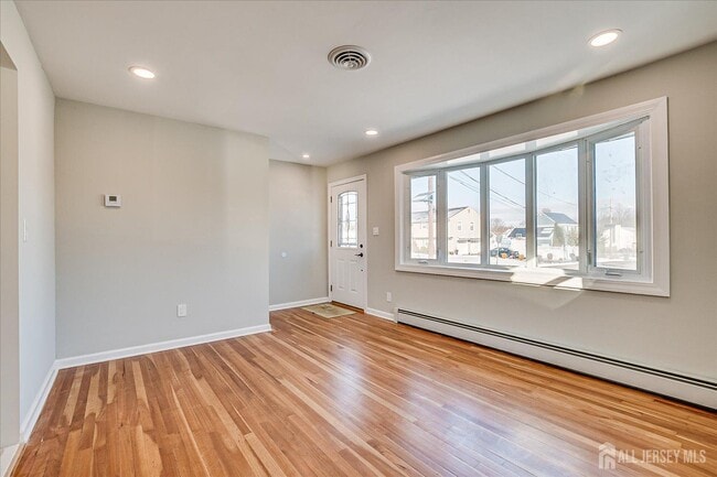 Photo - 145 Somerset Ave