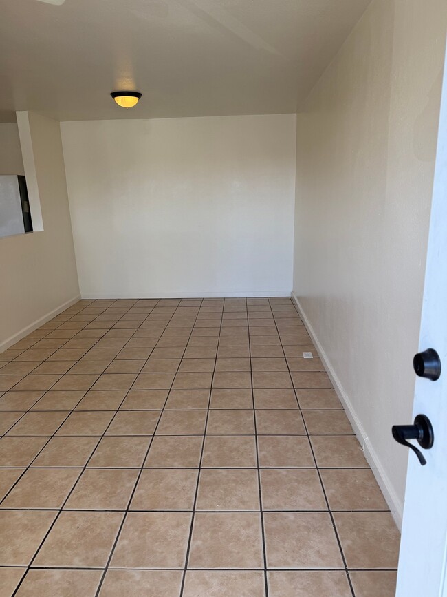 Photo - 12940 S Prairie Ave Unit C