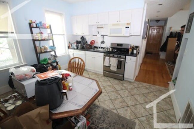 Building Photo - 9/1 No Fee! Updated 3BR/2BA in Allston Village!