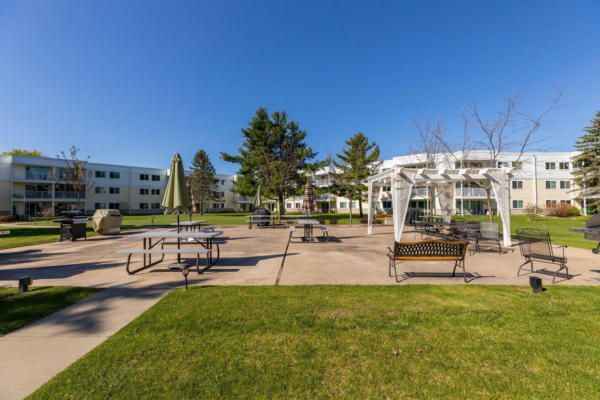 Photo - 130 Demont Ave