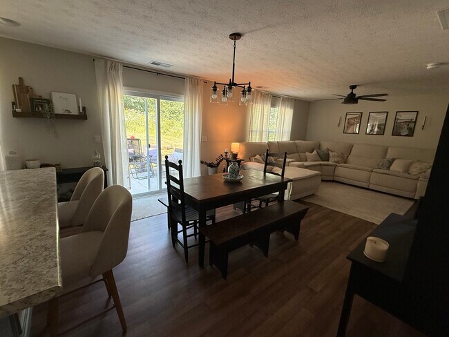 Photo - 157 Ashburn Way