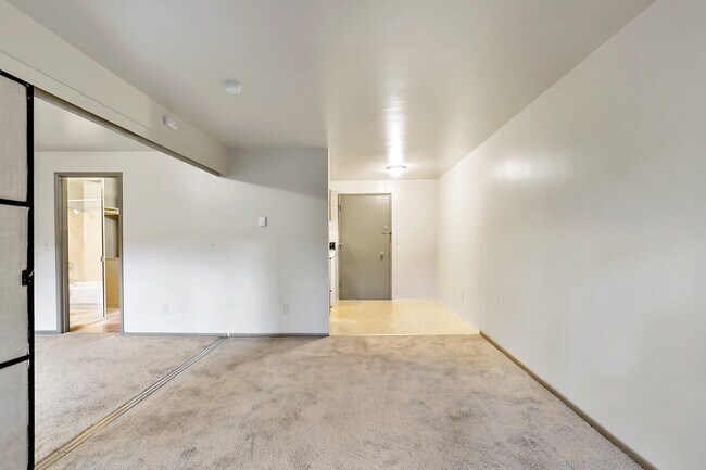 Photo - 5515 15th Ave NE Unidad 304