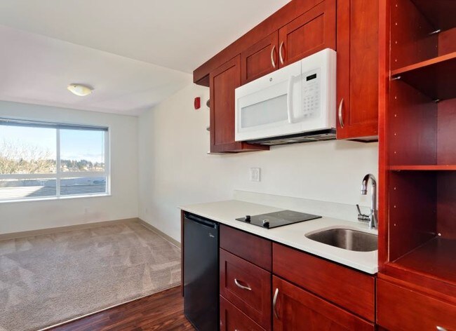 Average 1 Bedroom - Varsity Treehouse