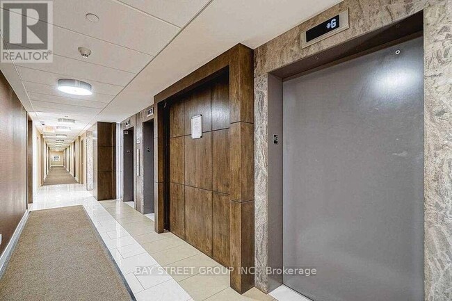 Photo - 75 Norman Bethune Ave Unité 302