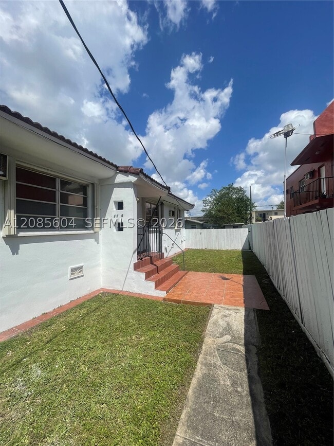 Photo - 1529 SW 2nd St