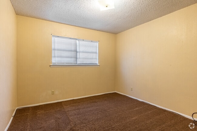 2BR, 1BA - 825SF - Bedroom
