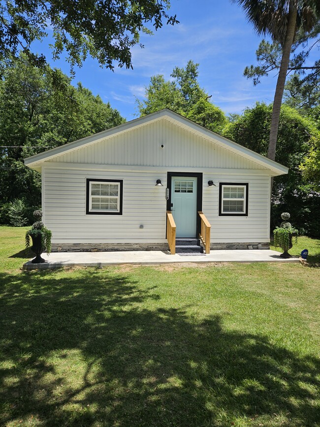 Building Photo - 2990 Daniels St Unit B Rental