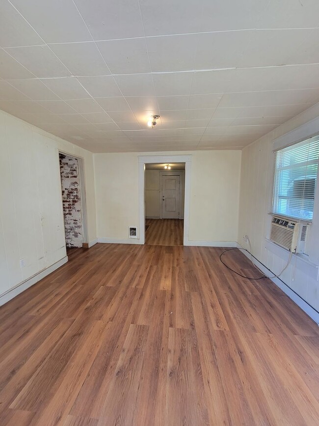 Photo - 1011 W Elm Arcade